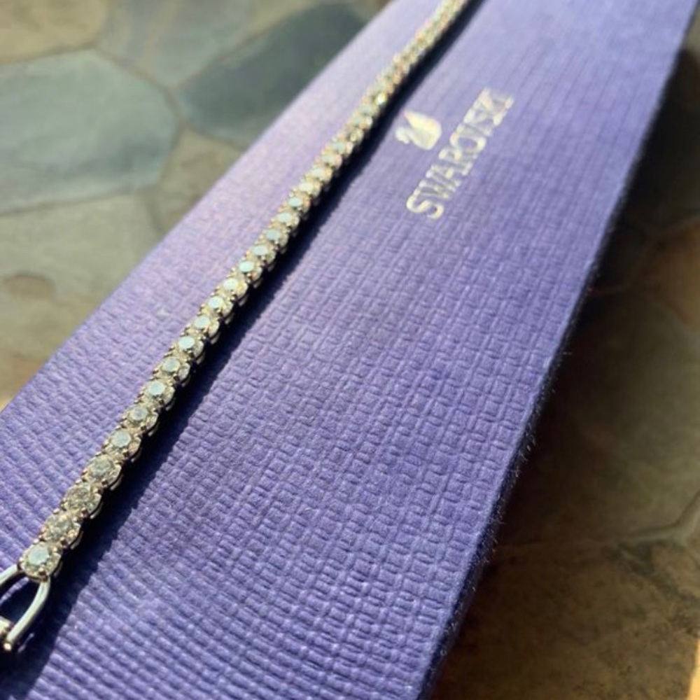 Tennis bracelet